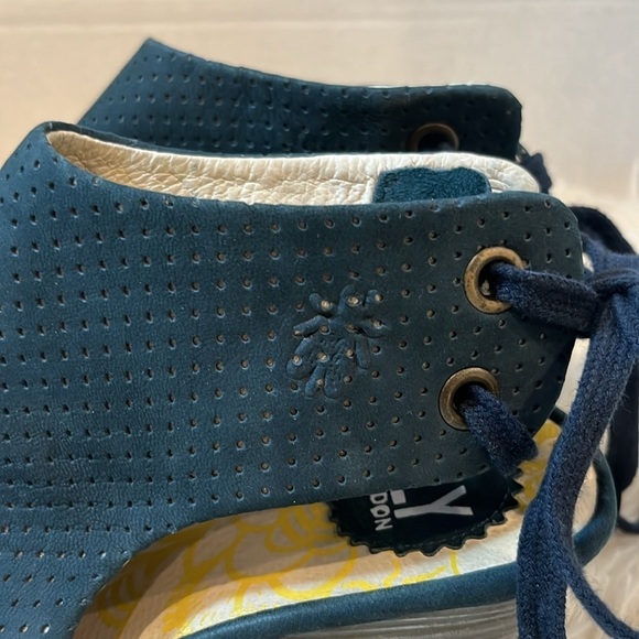 FLY LONDON YPUL Wedge peep toe sandals, size 37, converts to 6.5. - Picture 3 of 8